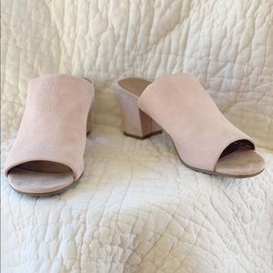 Blush suede open toed shoes